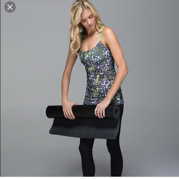 Lululemon top - Picture 2 of 7